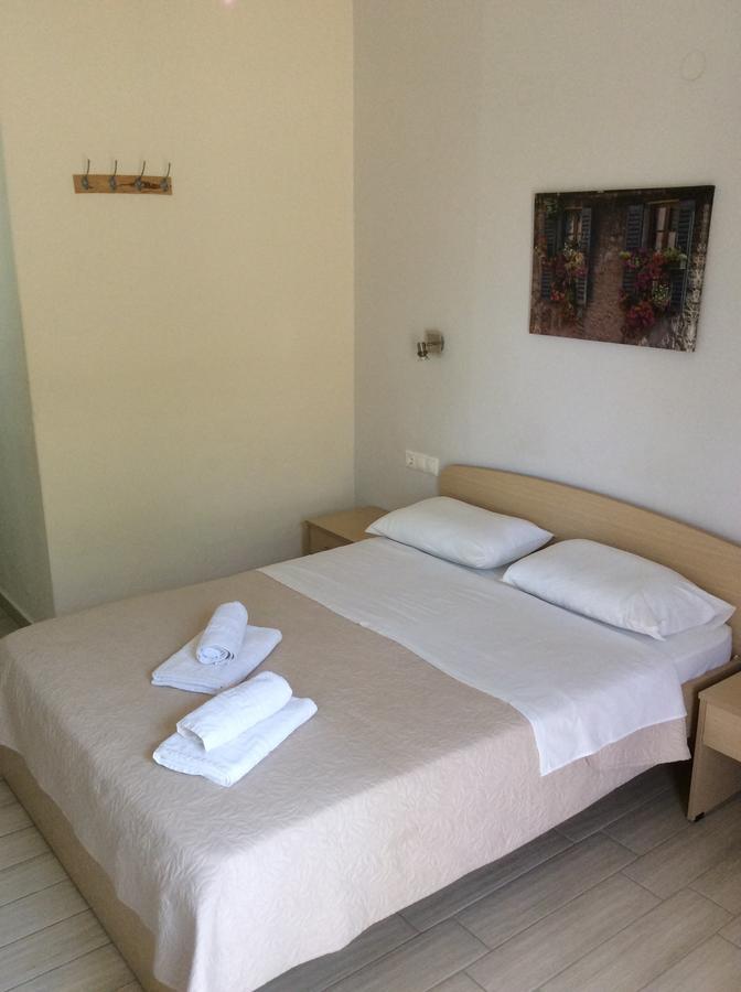 Elena Rooms بلاكاس المظهر الخارجي الصورة