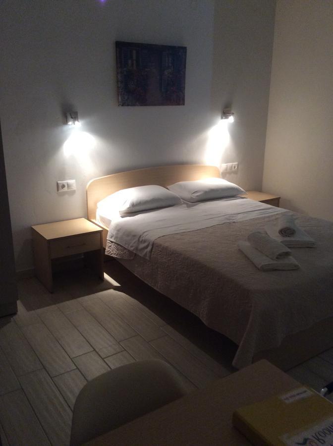 Elena Rooms بلاكاس المظهر الخارجي الصورة